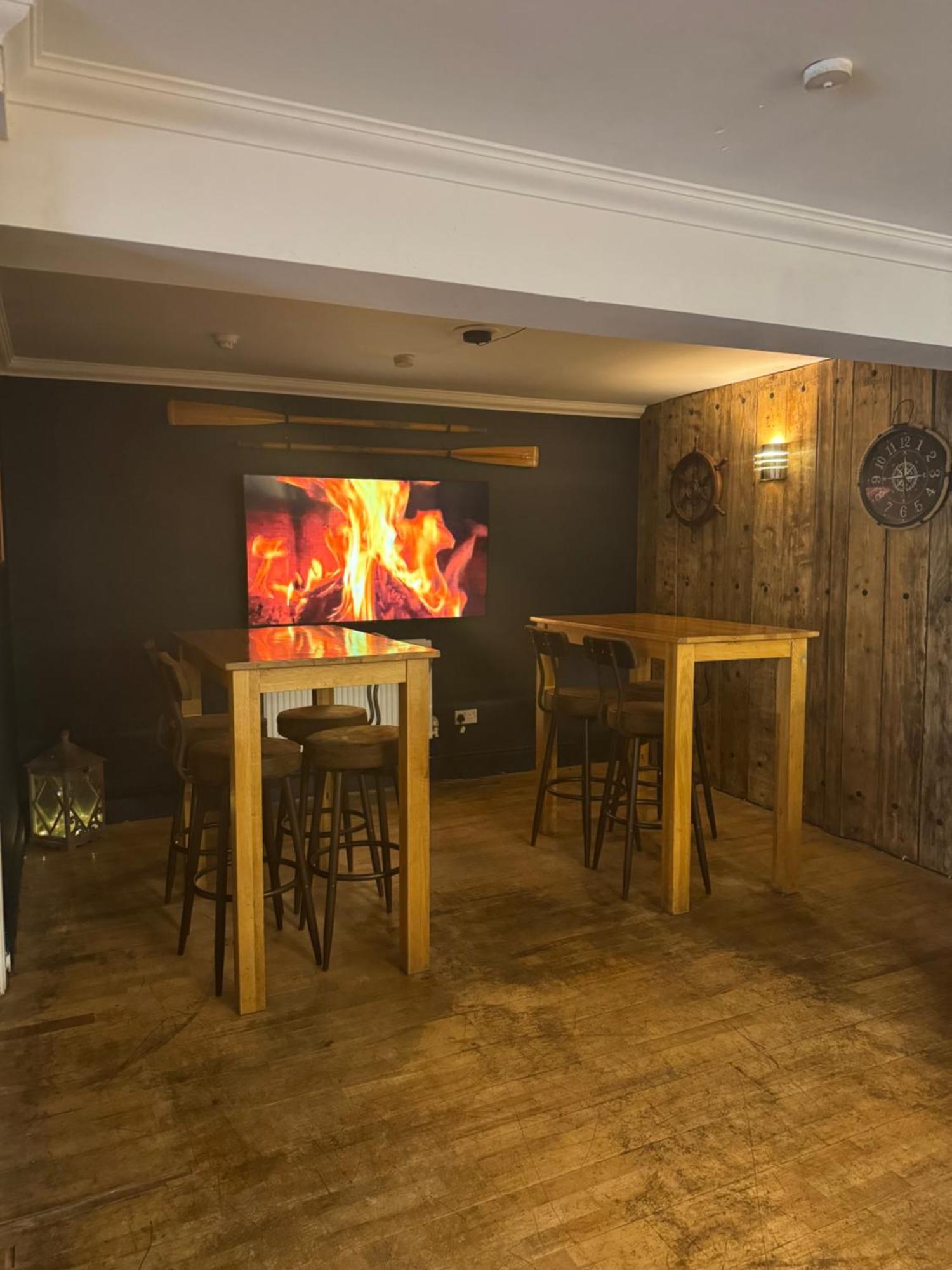 מלון קמייס ביי The Harbour Bar & Bistro מראה חיצוני תמונה
