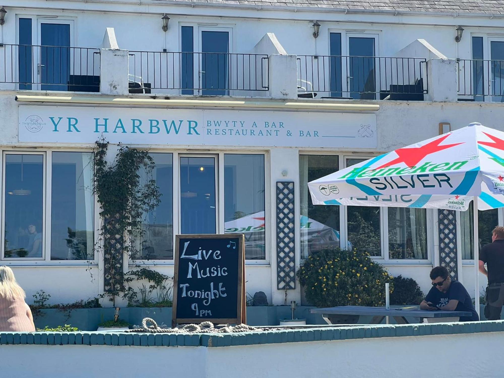 מלון קמייס ביי The Harbour Bar & Bistro מראה חיצוני תמונה